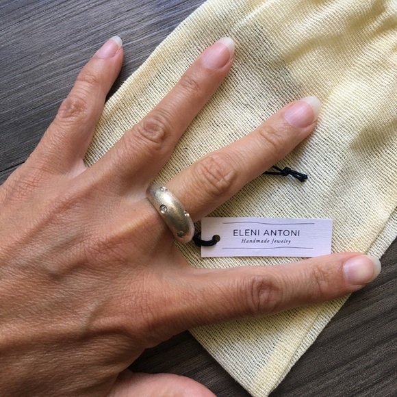 Ring - Picture 3 of 9